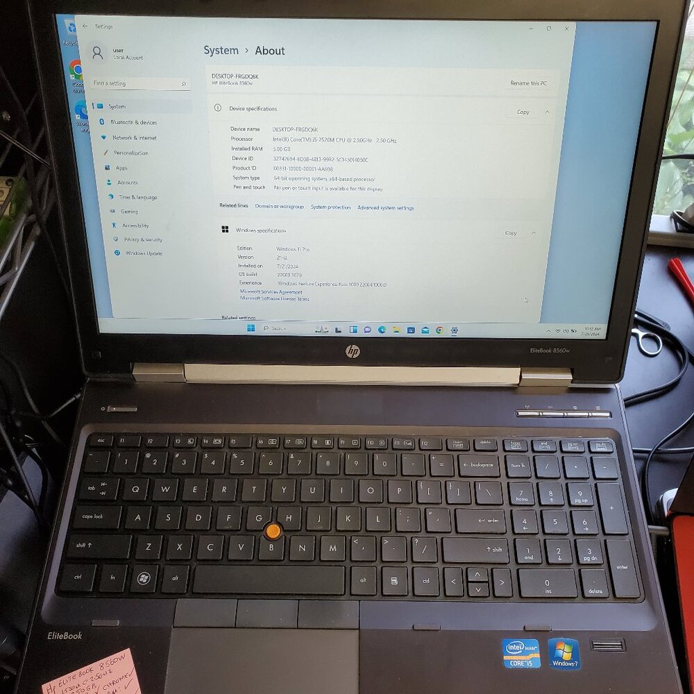 Hp EliteBook Laptop & Charger Win10